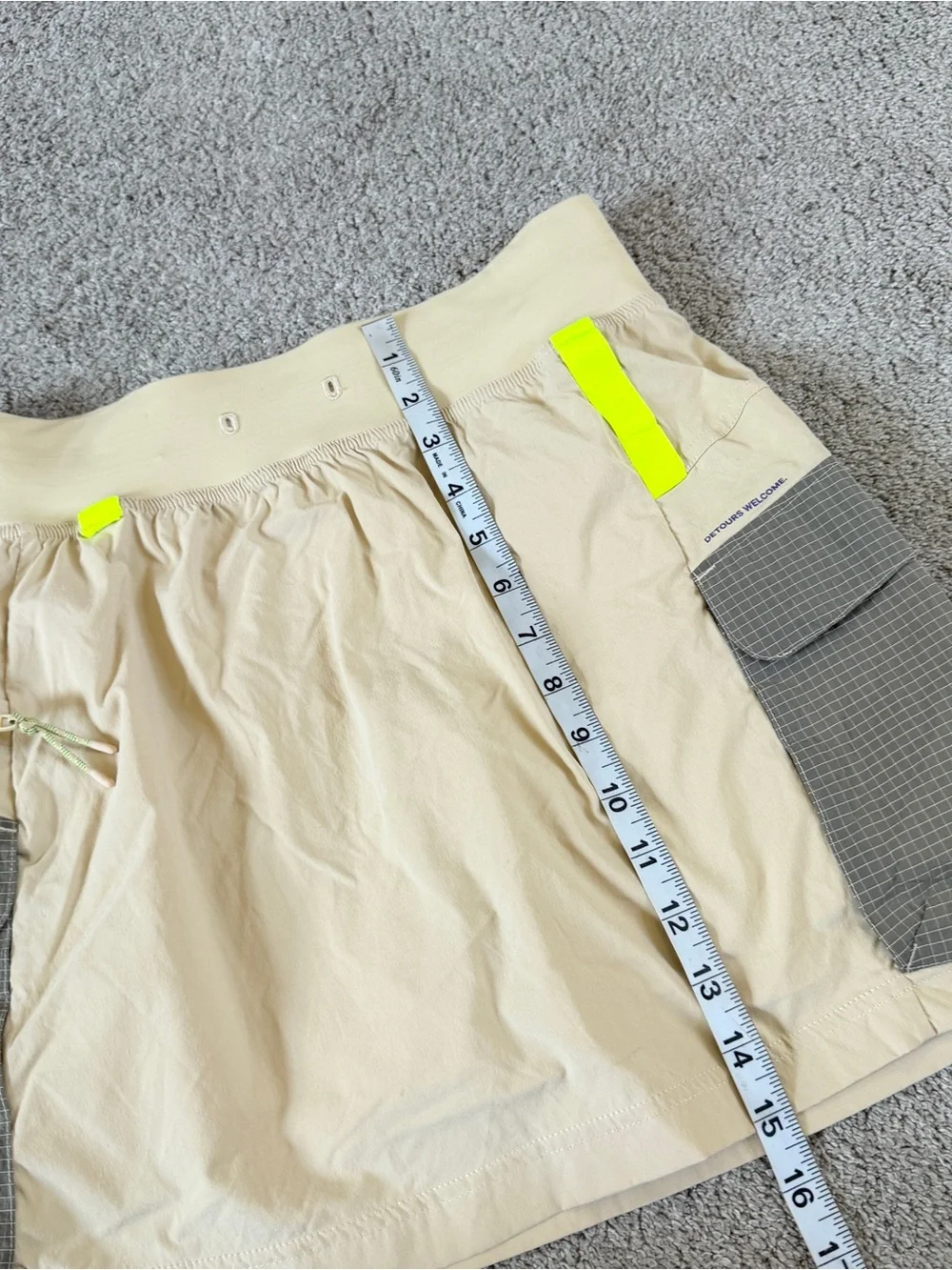 Lululemon Women’s Multi-Pocket Cargo High-Rise Hiking Skirt Skort in Prosecco 6